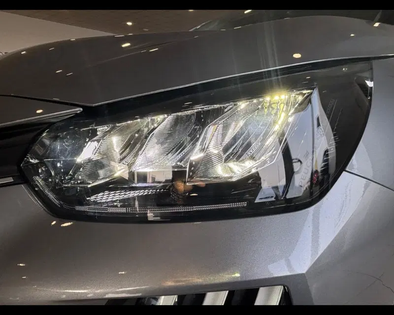 Peugeot 208 nuova a Alessandria (12)