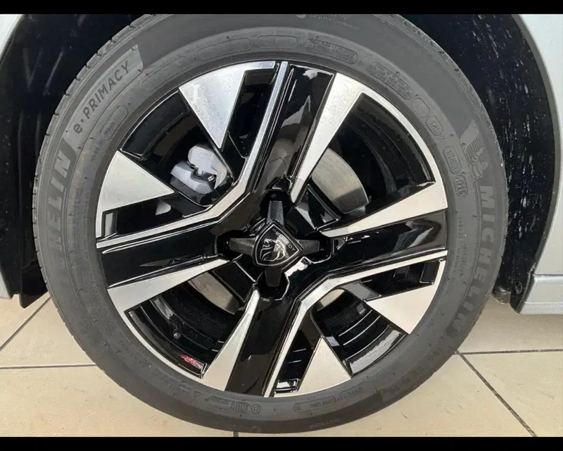 Peugeot 208 nuova a Alessandria (13)
