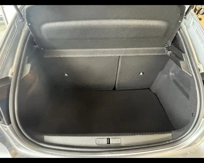 Peugeot 208 nuova a Alessandria (20)