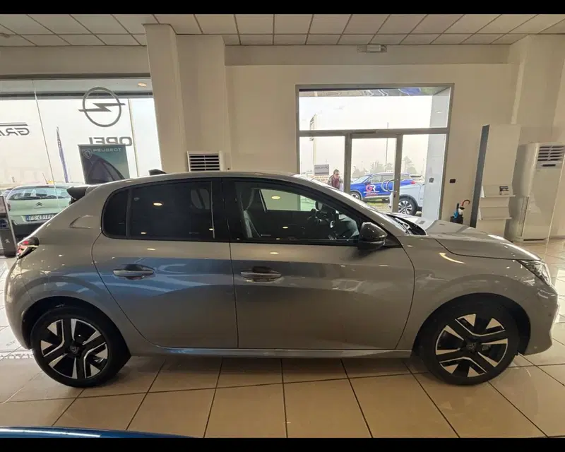 Peugeot 208 nuova a Alessandria (4)