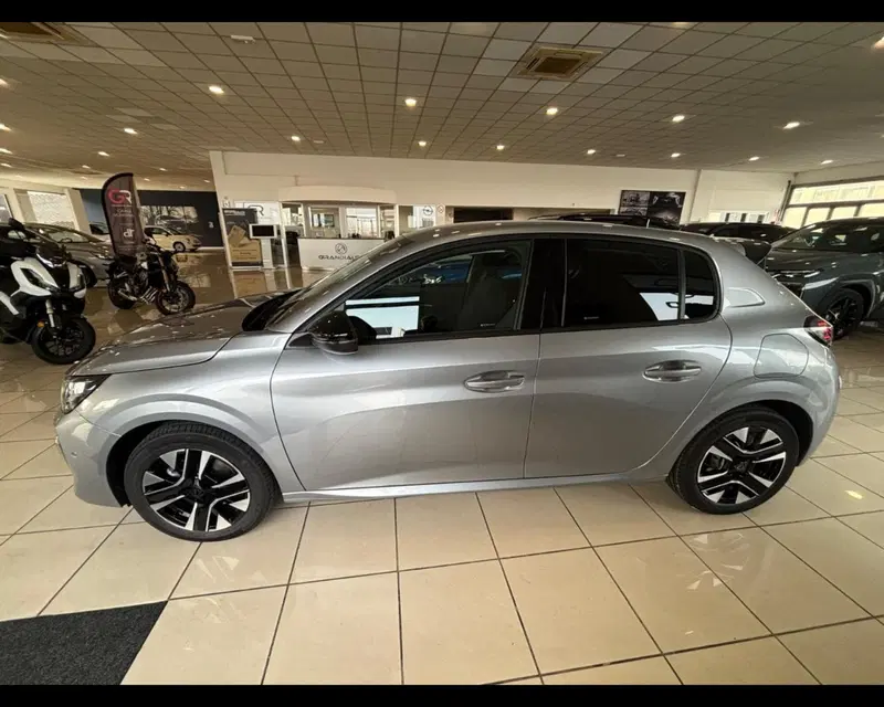 Peugeot 208 nuova a Alessandria (5)