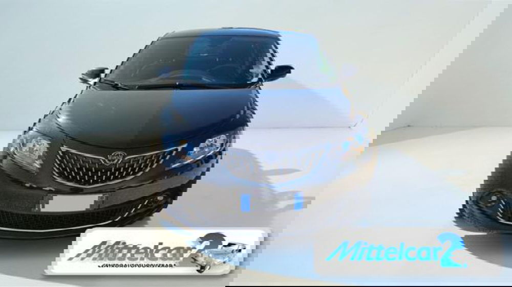 Lancia Ypsilon usata a Udine (8)