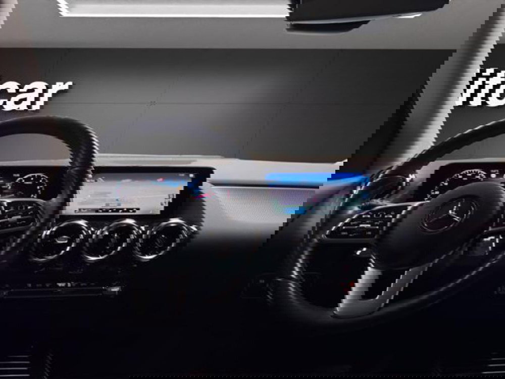 Mercedes-Benz GLA SUV usata a Milano (9)