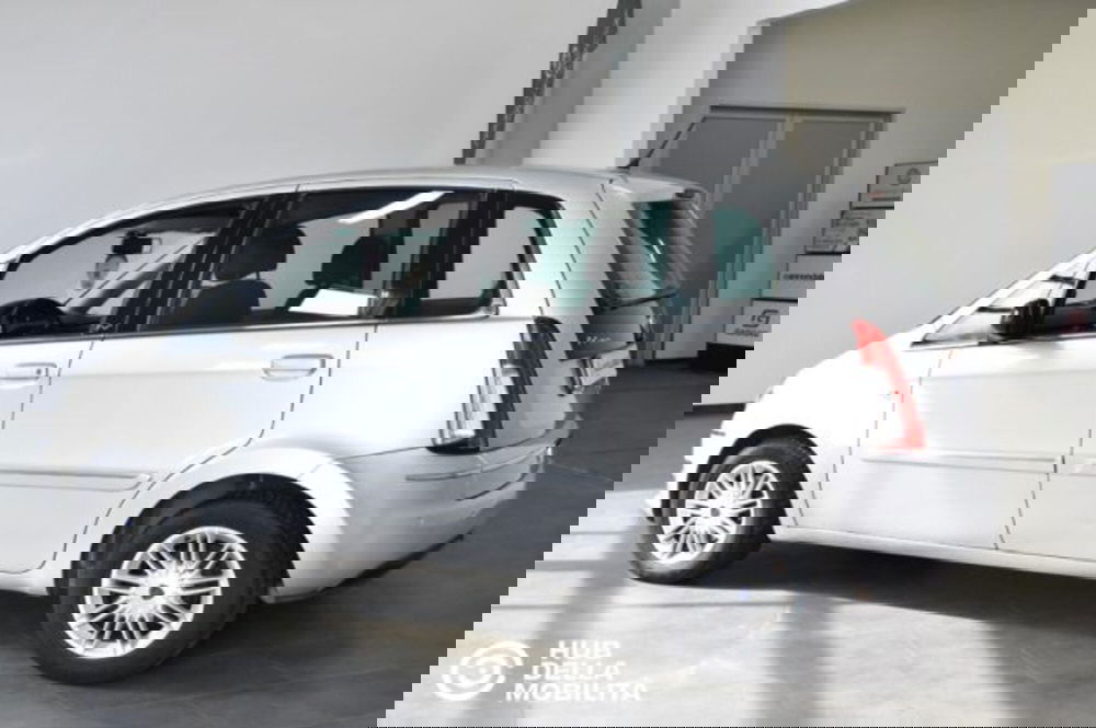 Lancia Musa usata a Perugia (4)