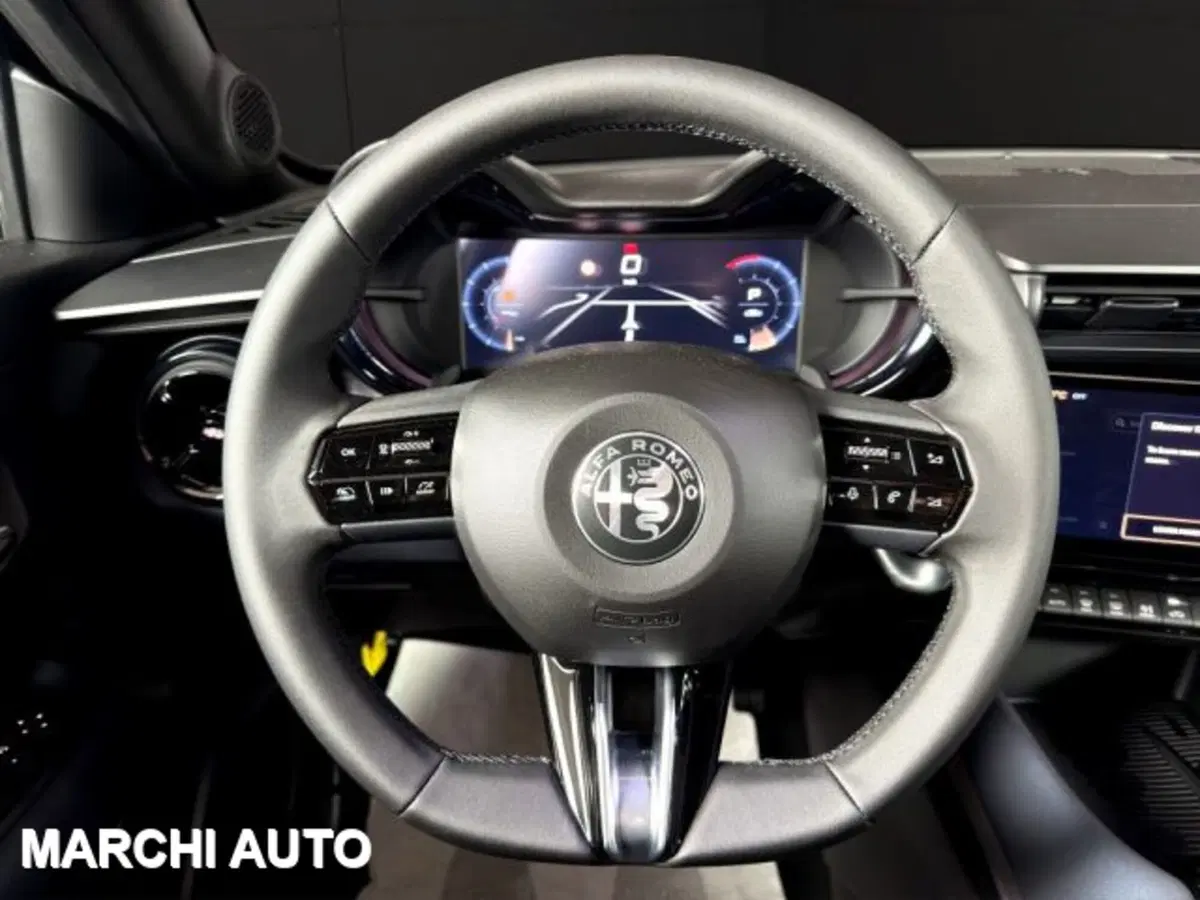 Alfa Romeo Junior nuova a Perugia (13)