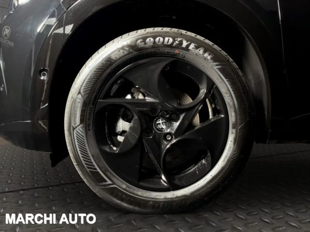 Alfa Romeo Junior nuova a Perugia (9)