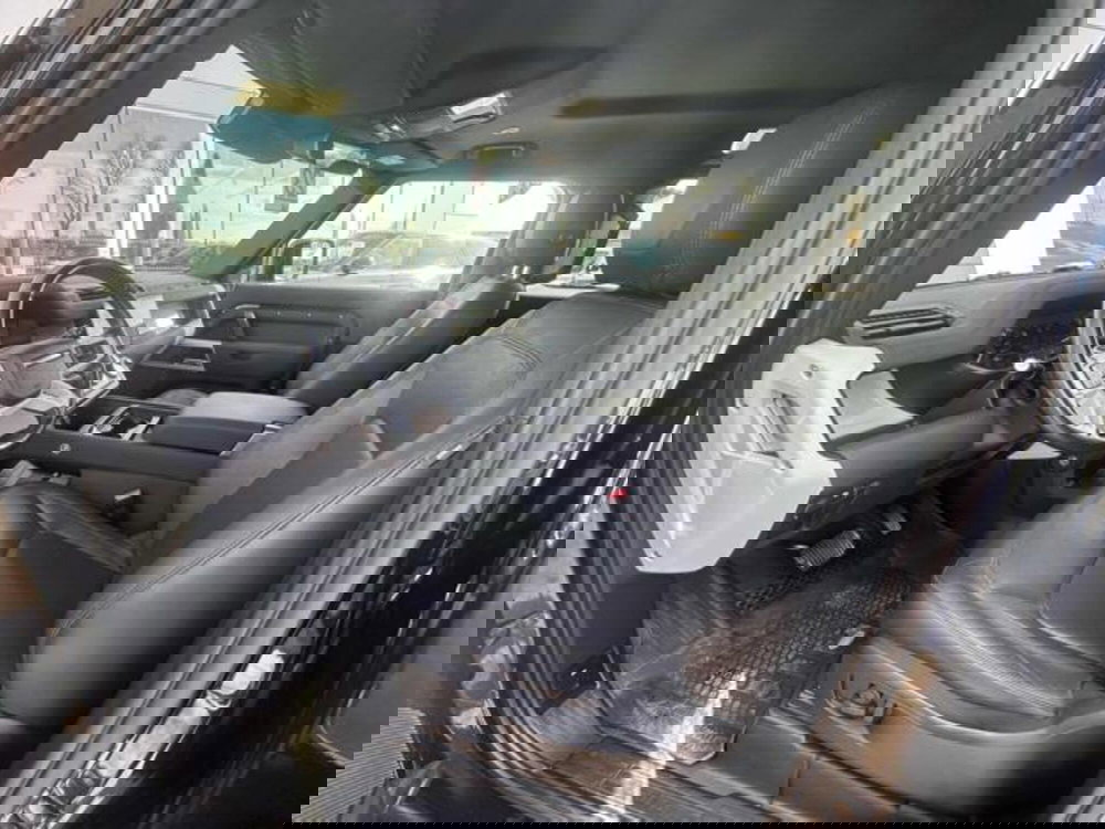 Land Rover Defender usata a Lucca (8)