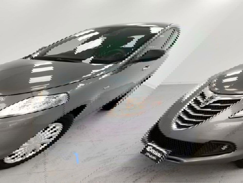 Lancia Ypsilon usata a Como