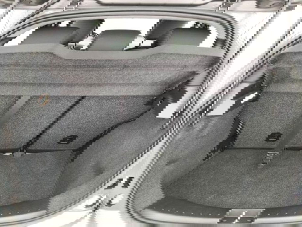 Lancia Ypsilon usata a Como (14)