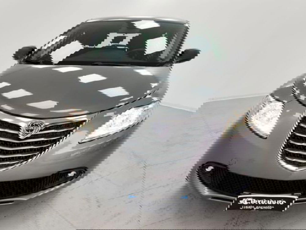 Lancia Ypsilon usata a Como (6)