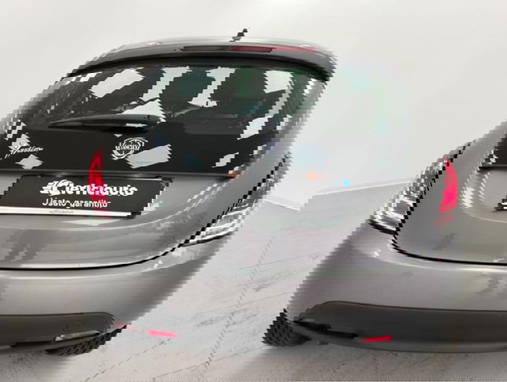 Lancia Ypsilon usata a Como (7)