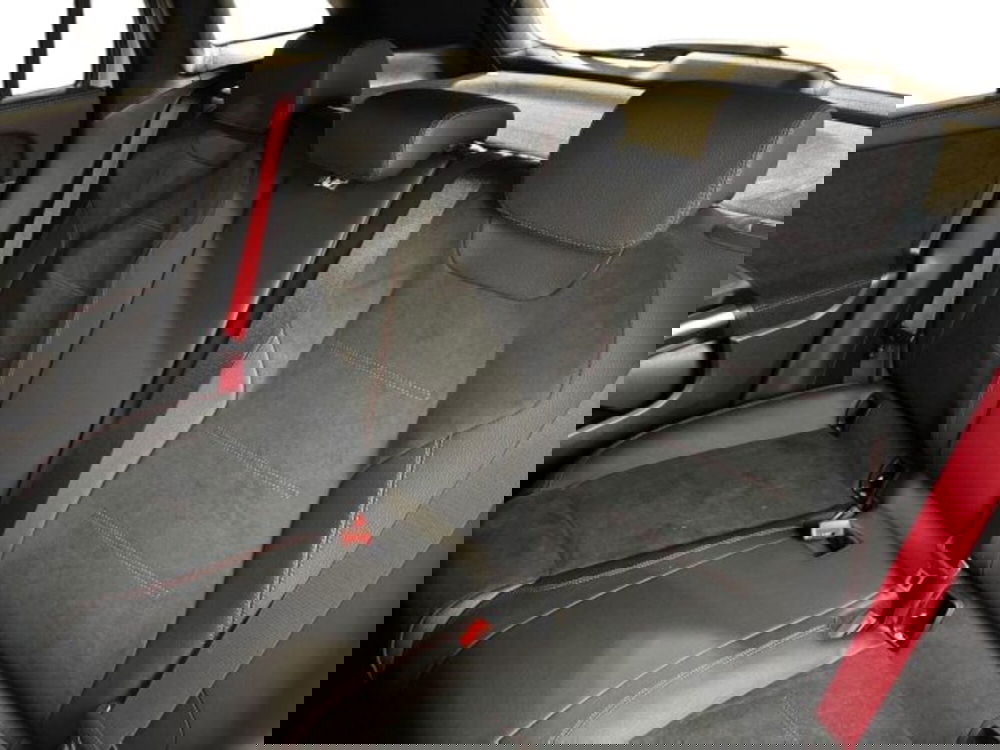 Mercedes-Benz GLA SUV nuova a Bologna (9)