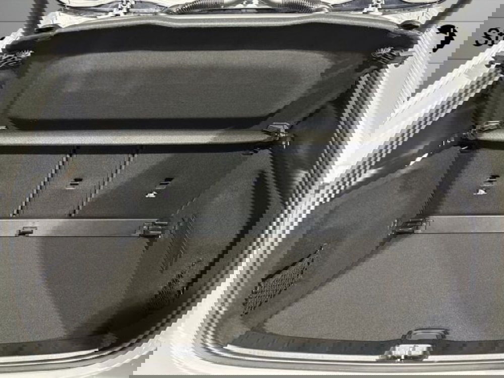 Mercedes-Benz GLA SUV nuova a Bologna (7)