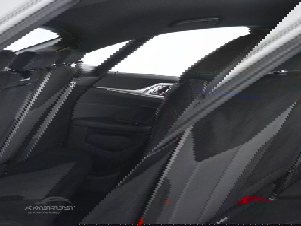 BMW i4 usata a Perugia (11)