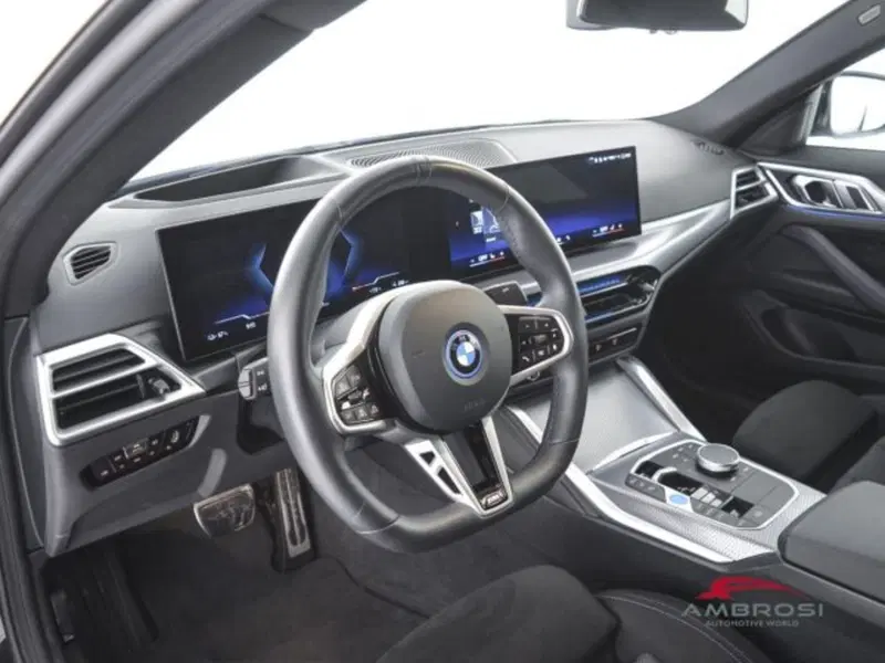 BMW i4 usata a Perugia (8)