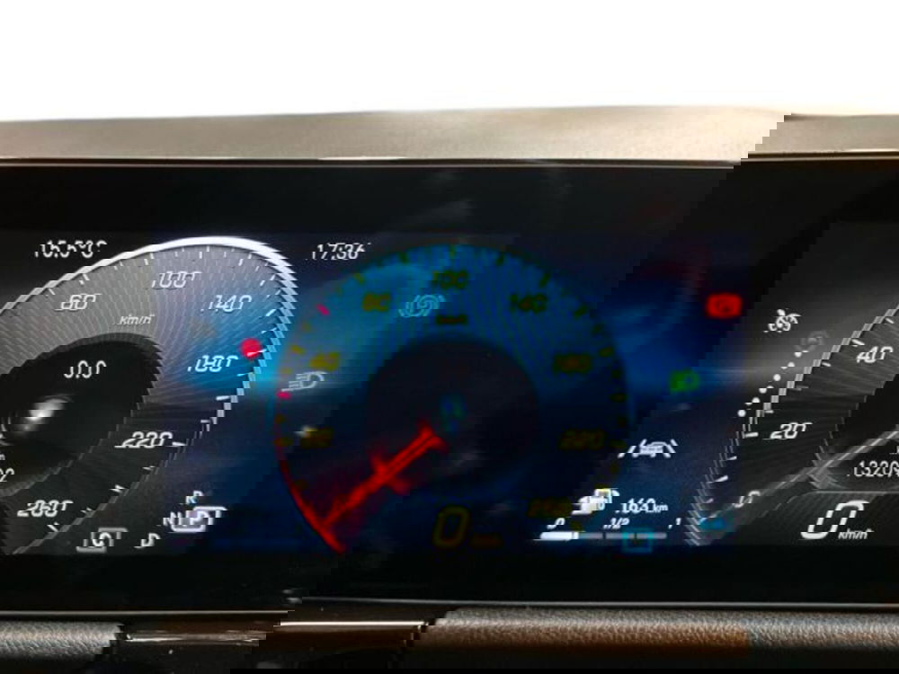 Mercedes-Benz GLA SUV nuova a Avellino (13)