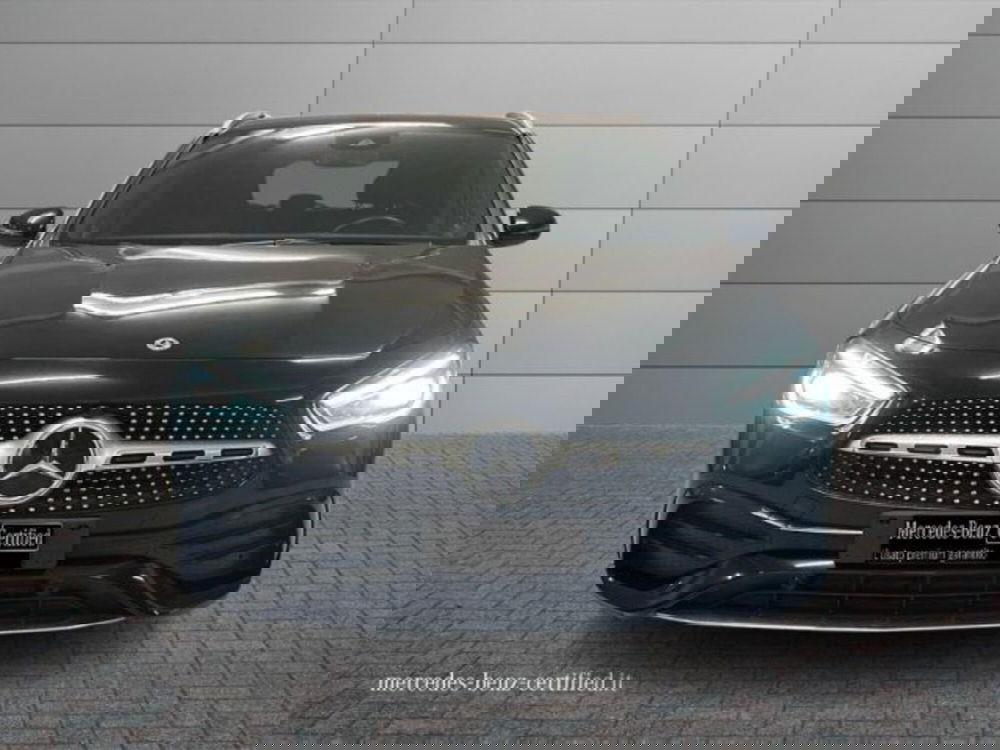 Mercedes-Benz GLA SUV nuova a Avellino (3)