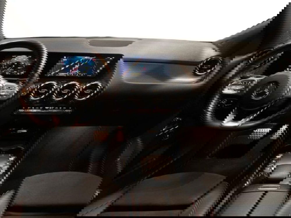 Mercedes-Benz GLA SUV nuova a Avellino (9)