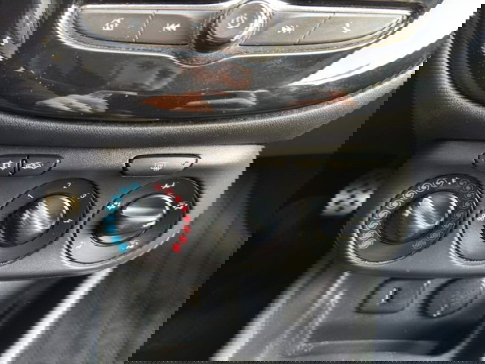 Opel Corsa Coupé usata a Perugia (16)