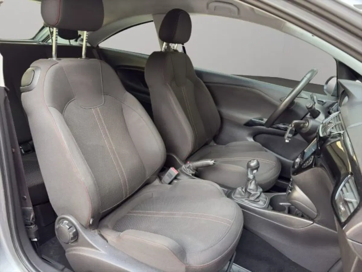 Opel Corsa Coupé usata a Perugia (17)