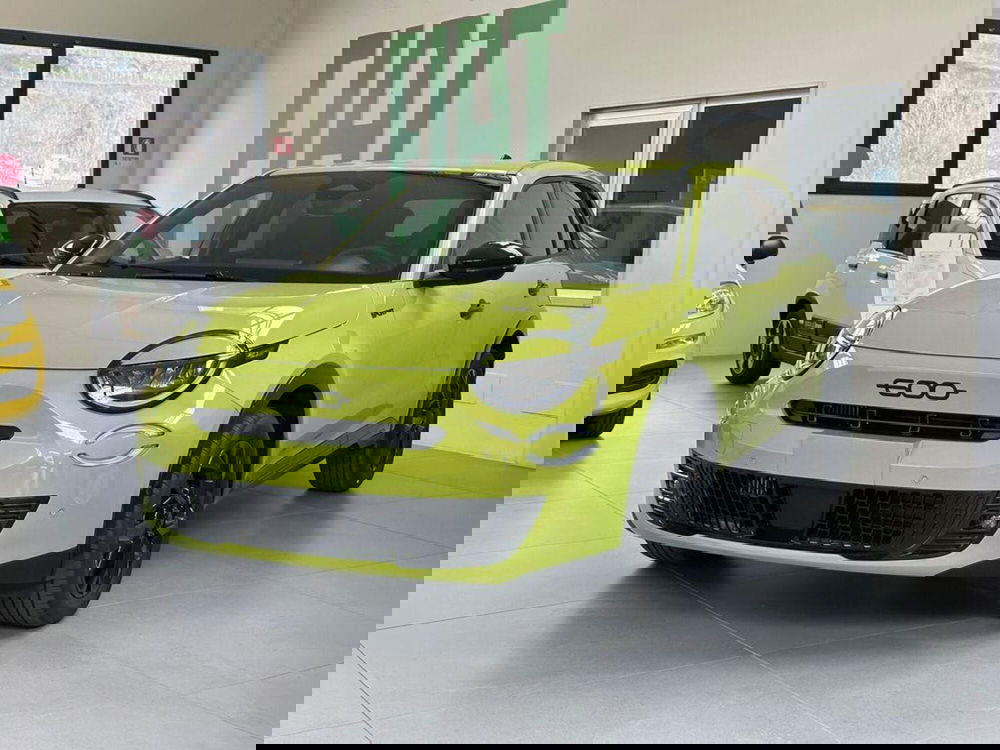 Fiat 600 nuova a Sondrio