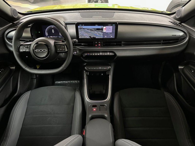 Fiat 600 nuova a Sondrio (11)