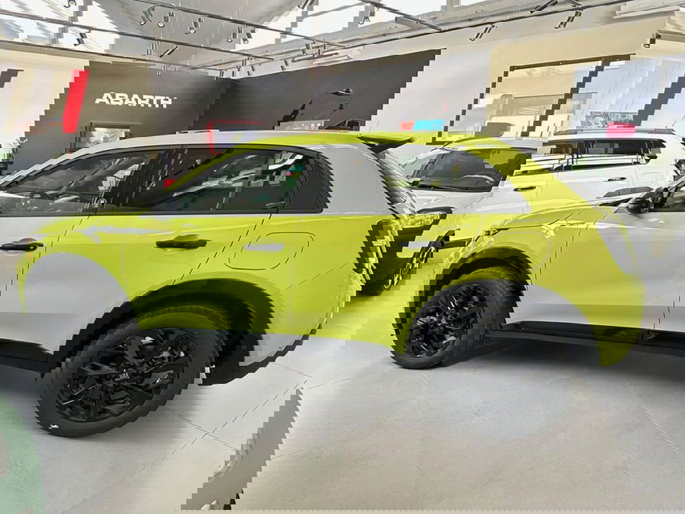 Fiat 600 nuova a Sondrio (2)