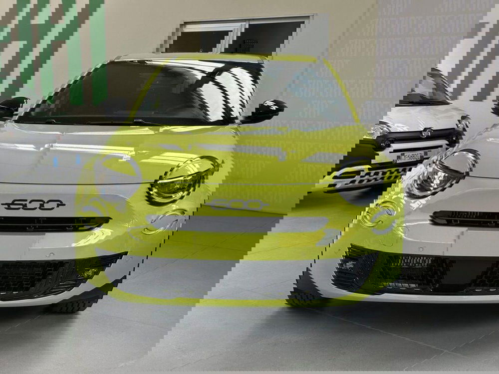 Fiat 600 nuova a Sondrio (7)