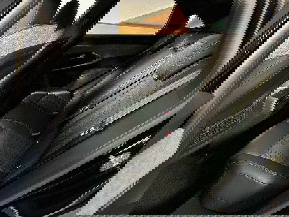 Peugeot 3008 nuova a Sondrio (11)