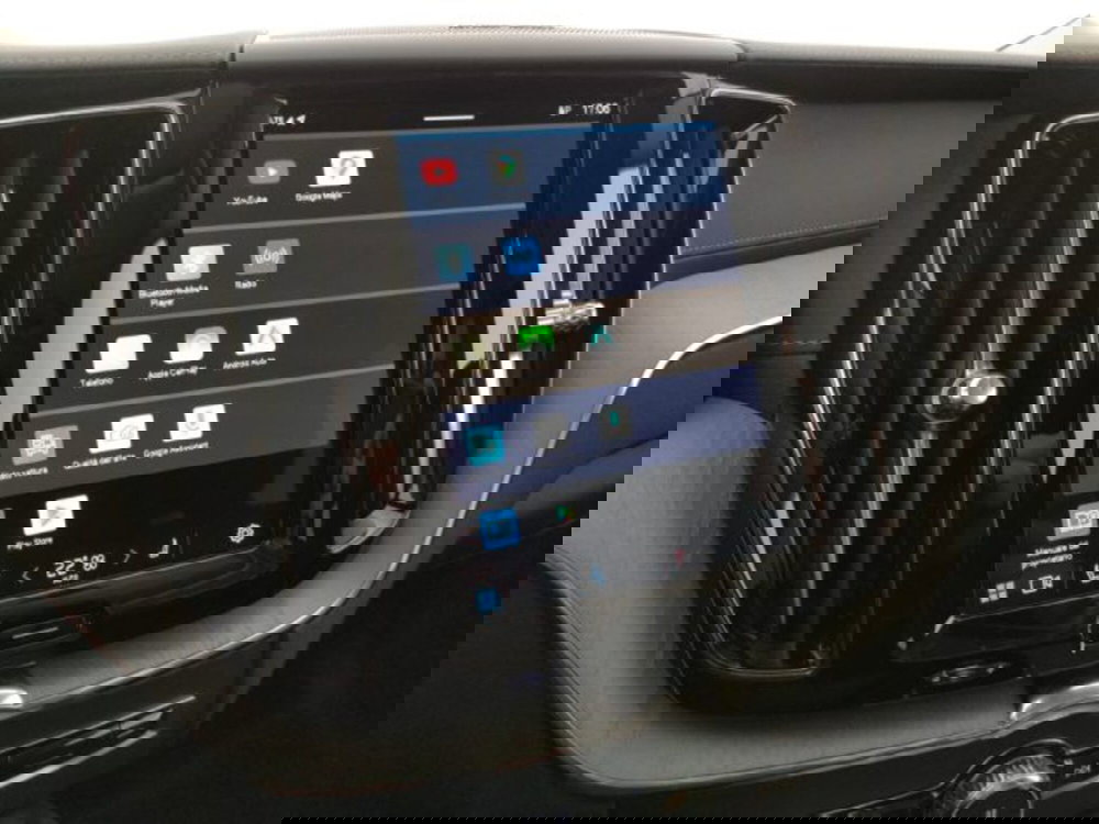 Volvo XC60 nuova a Modena (16)