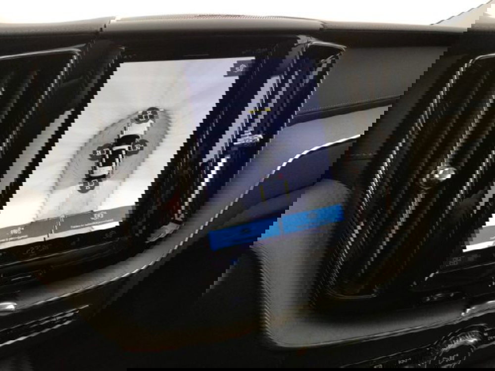 Volvo XC60 nuova a Modena (17)