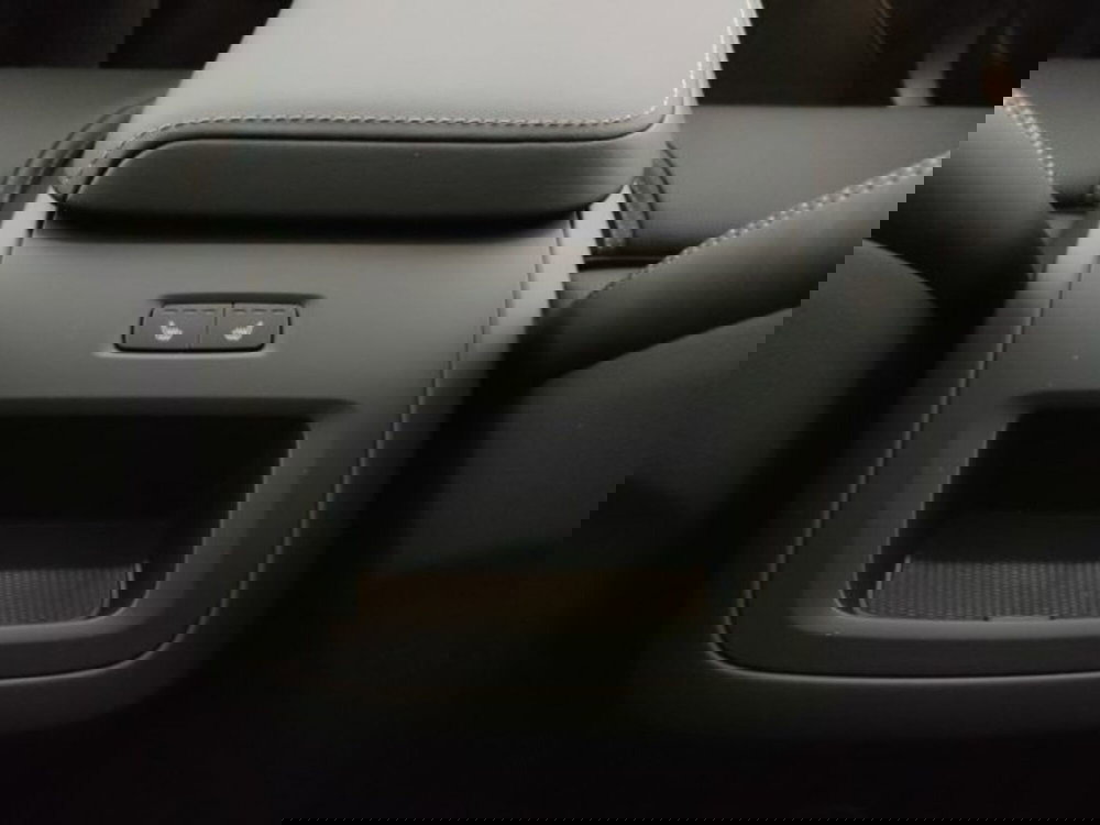 Volvo XC60 nuova a Modena (18)