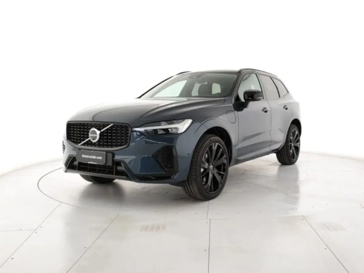 Volvo XC60 nuova a Modena (2)