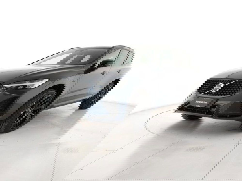 Volvo XC60 nuova a Modena (2)