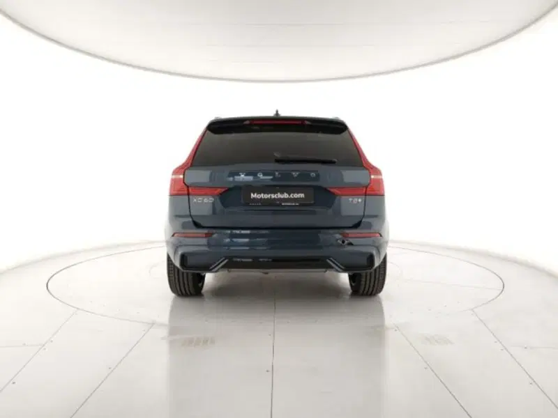 Volvo XC60 nuova a Modena (3)