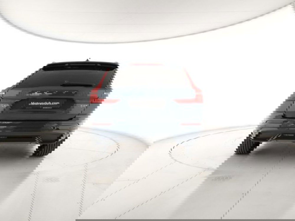 Volvo XC60 nuova a Modena (3)