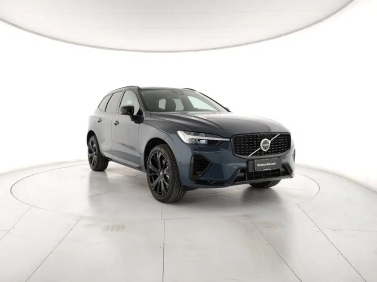 Volvo XC60 nuova a Modena (5)