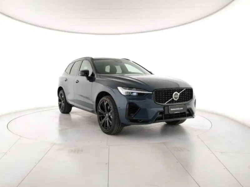 Volvo XC60 nuova a Modena (5)