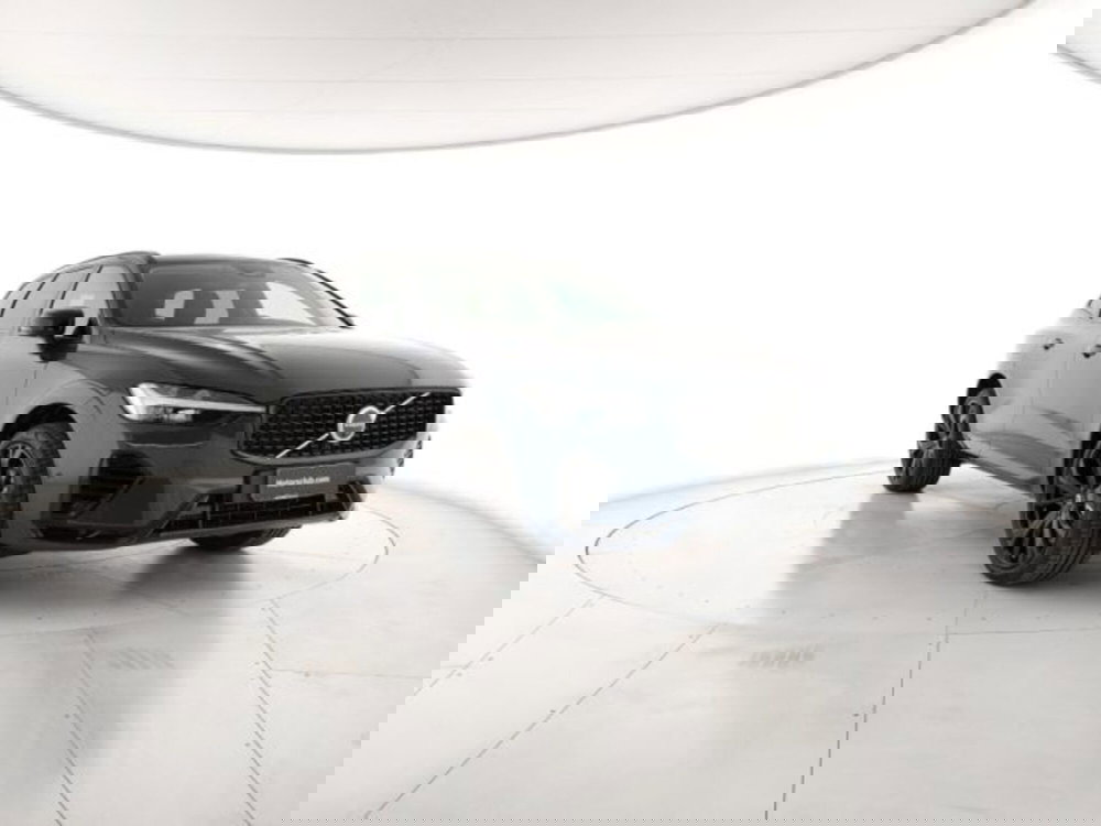 Volvo XC60 nuova a Modena (5)