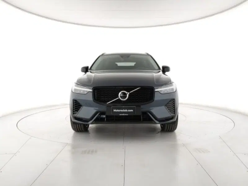 Volvo XC60 nuova a Modena (6)