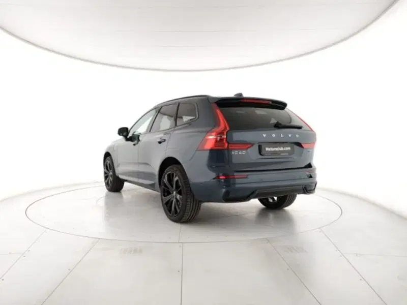 Volvo XC60 nuova a Modena (7)