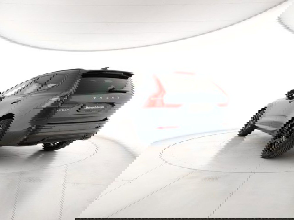 Volvo XC60 nuova a Modena (7)