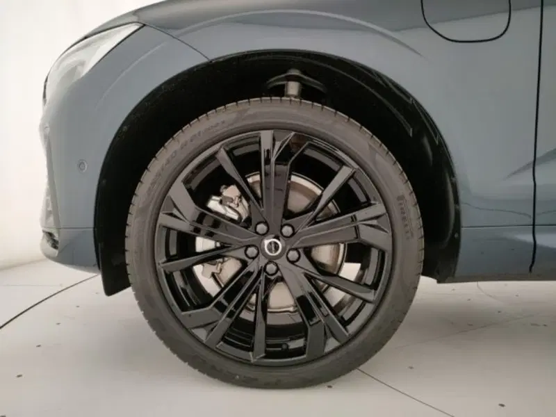 Volvo XC60 nuova a Modena (8)