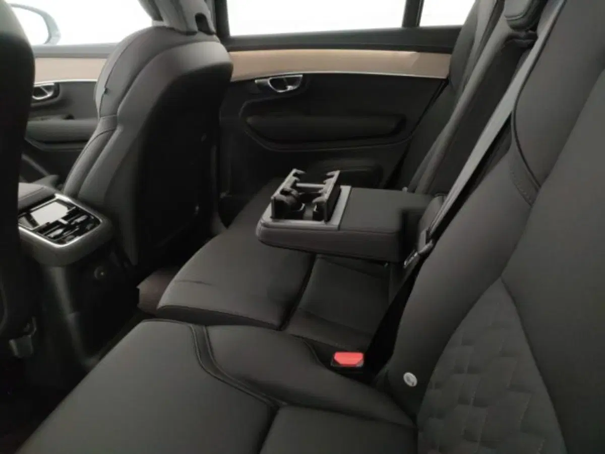 Volvo XC90 nuova a Modena (10)