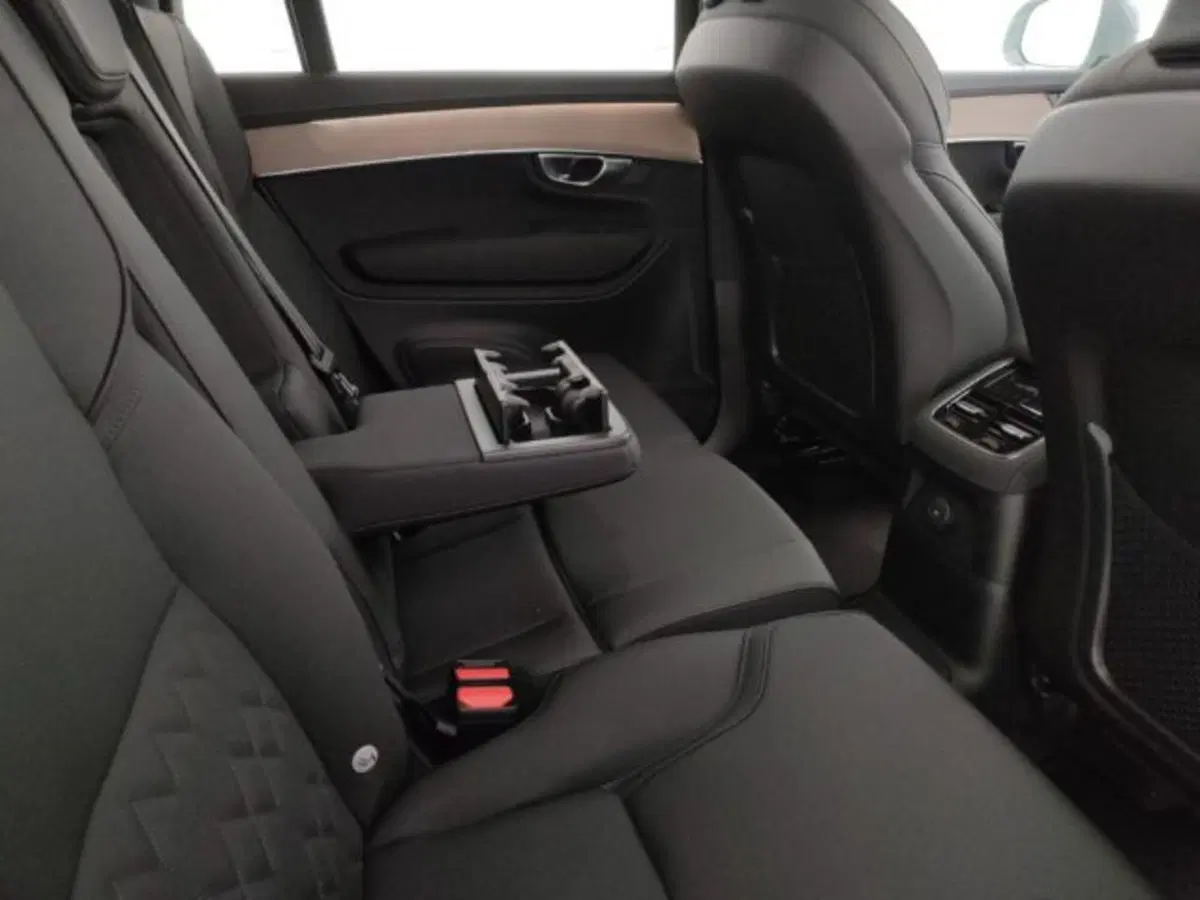 Volvo XC90 nuova a Modena (11)