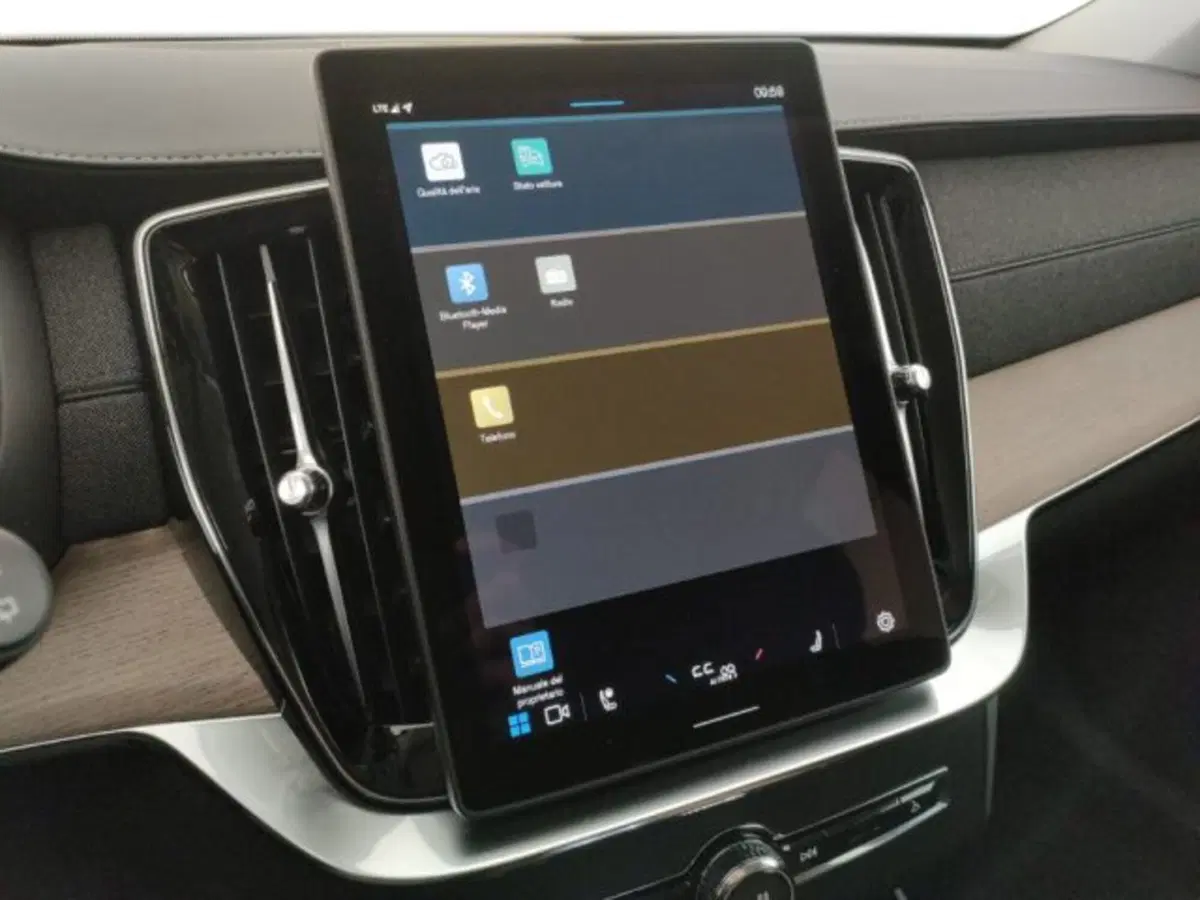 Volvo XC90 nuova a Modena (13)