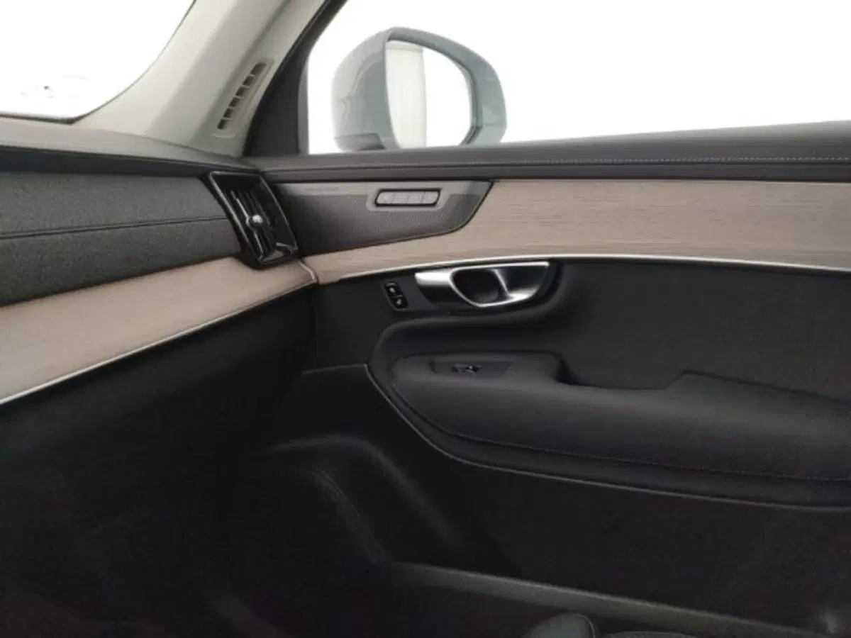 Volvo XC90 nuova a Modena (17)