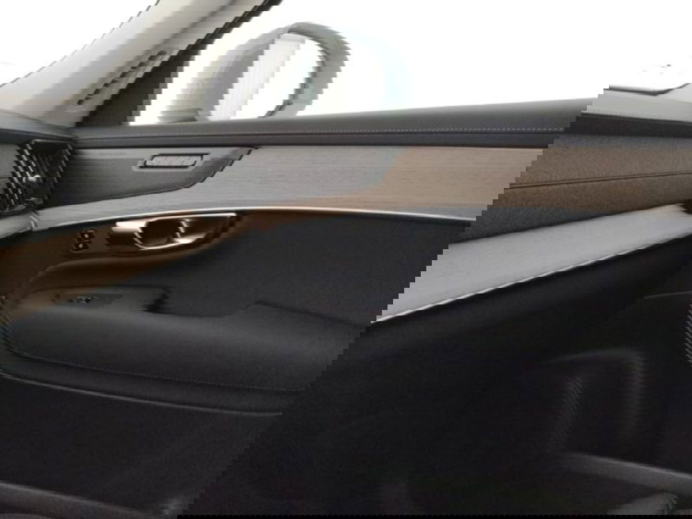 Volvo XC90 nuova a Modena (17)