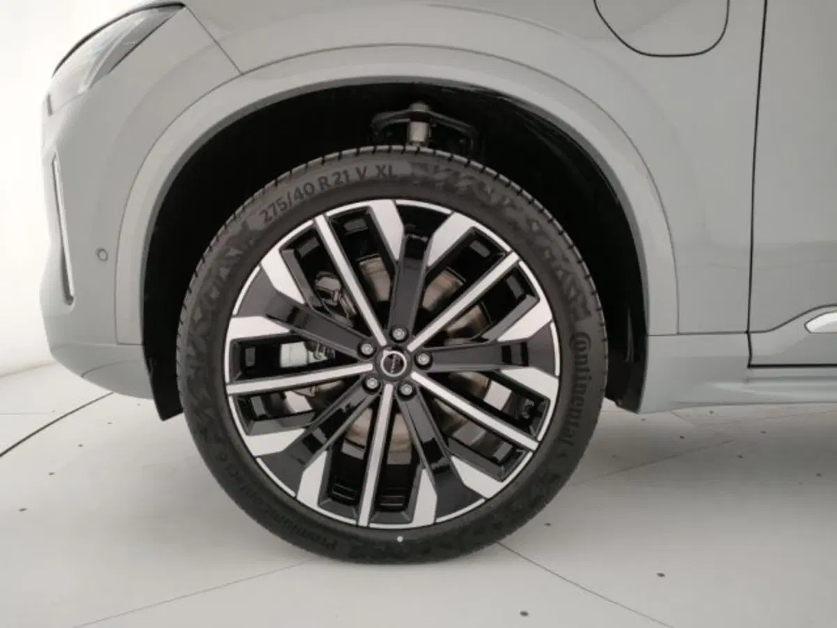 Volvo XC90 nuova a Modena (8)