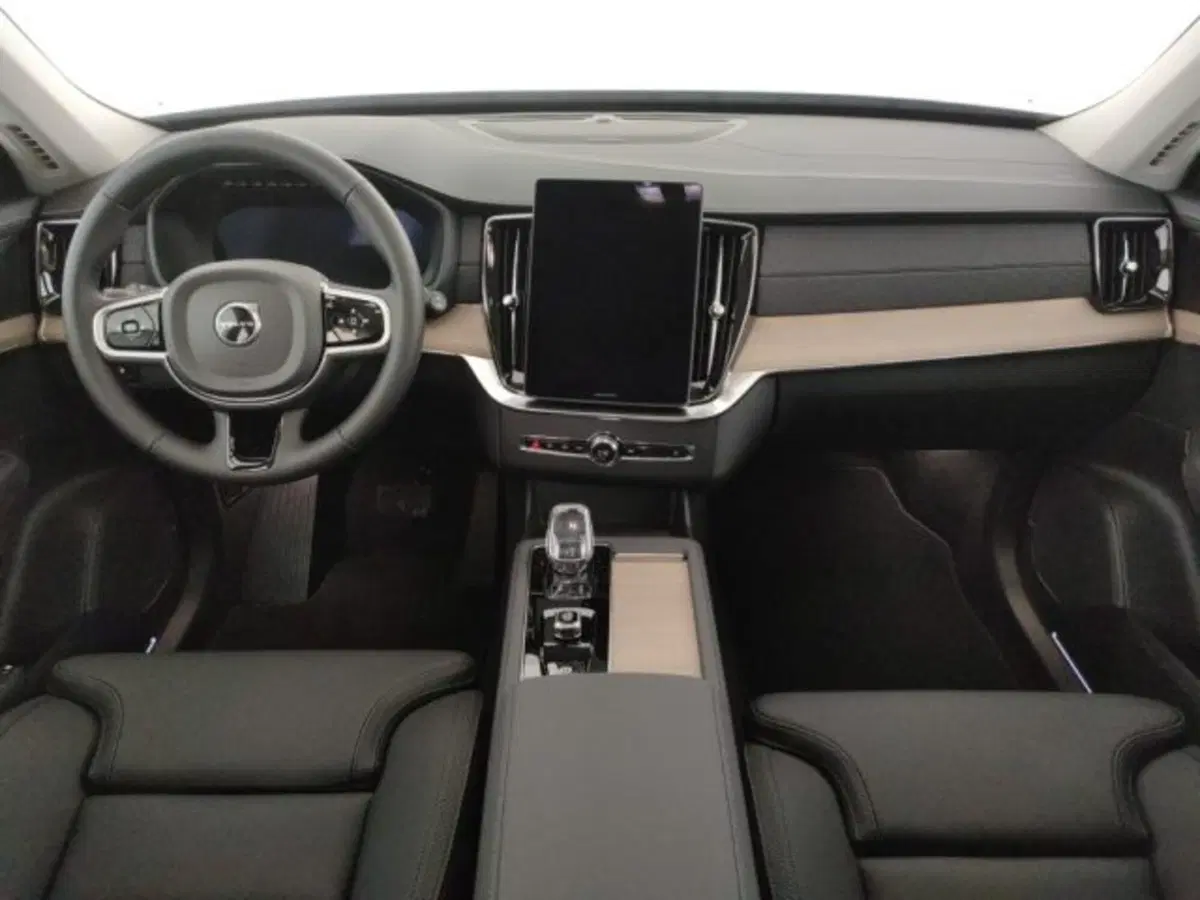 Volvo XC90 nuova a Modena (9)
